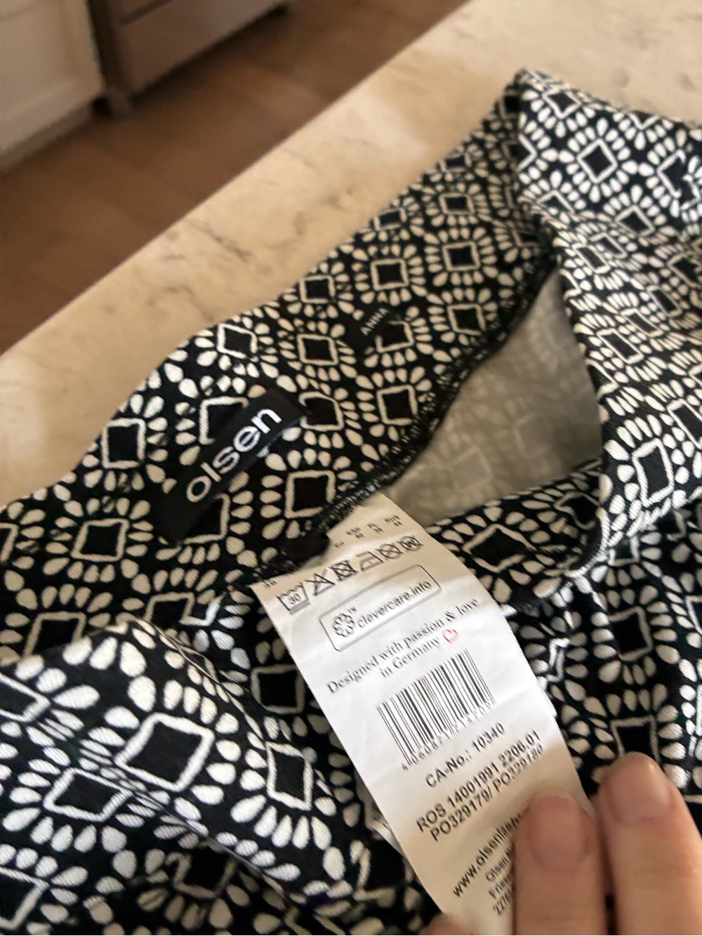 Olsen Women's Black & White Patterned Capris - Anna